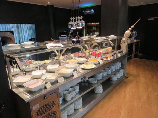 Wyndham® Hannover Atrium, Deutschland, nur ein Teil vom Frühstücksbuffet