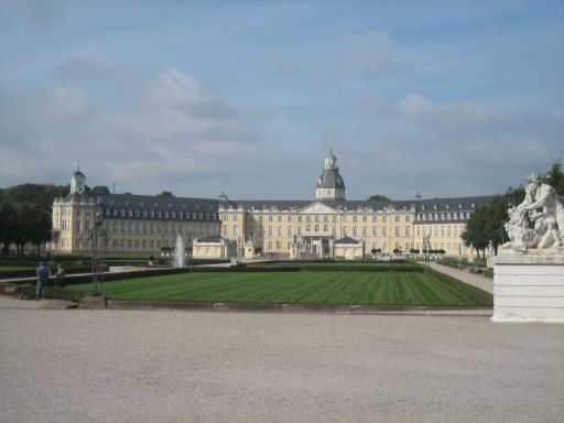 Karlsruhe, Deutschland, Schloss und Badisches Landesmuseum