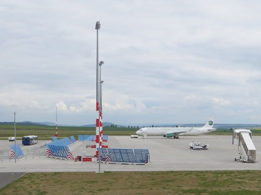 Kassel, Deutschland, Flughafen KSF Airport, Vorfeld mit Flugzeug von Germania