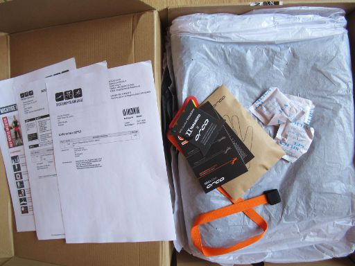 Sportshop Triathlon, Kerpen, Deutschland, Originalverpackung von Orca, Rechnung, Hinweise, Wetsuit Made in China