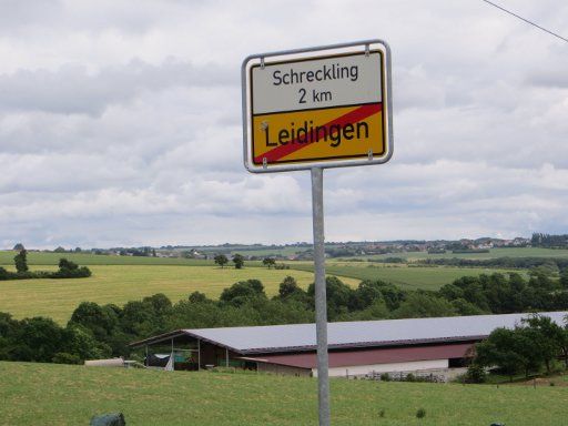 Leidingen, Deutschland und Leiding Frankreich, Ortsausgang Leidingen, Deutschland Richtung Schrecklingen