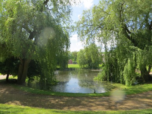 Liebenberg, Deutschland, Schloss & Gut Liebenberg Köhlerfest, Park mit See