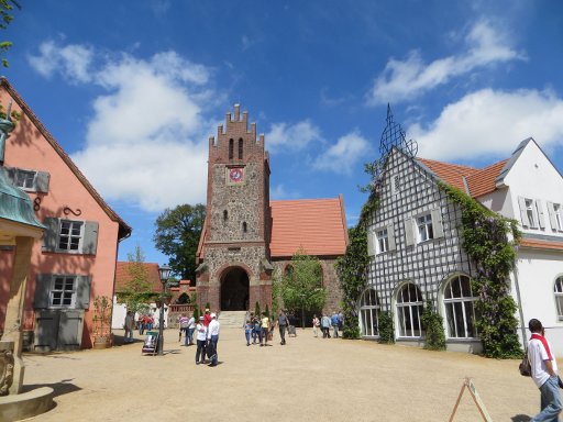 Liebenberg, Deutschland, Schloss & Gut Liebenberg Köhlerfest, Museum und Kirche