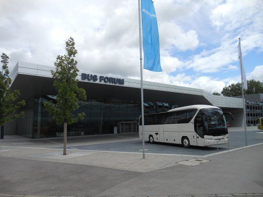 MAN Truck & Bus, Forum und Werkführung, München, Deutschland, Bus Forum Ausstellungsgelände