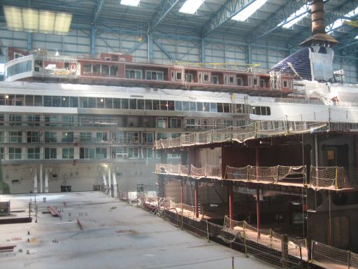 Meyer Werft, Papenburg, Deutschland, Blick in die große Halle