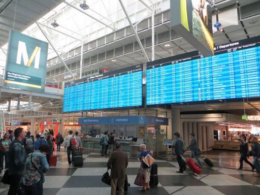 München, Deutschland, Flughafen MUC Airport, Anzeigetafel und Information