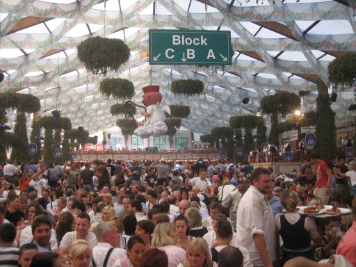 München, Deutschland, Oktoberfest 2009, Hofbräu Festzelt am späten Nachmittag