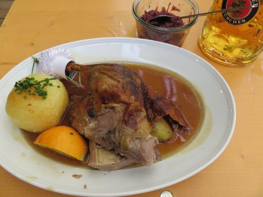 München, Deutschland, Oktoberfest 2016, Paulaner Festzelt Winzerer Fähndl Mittagstisch Ente