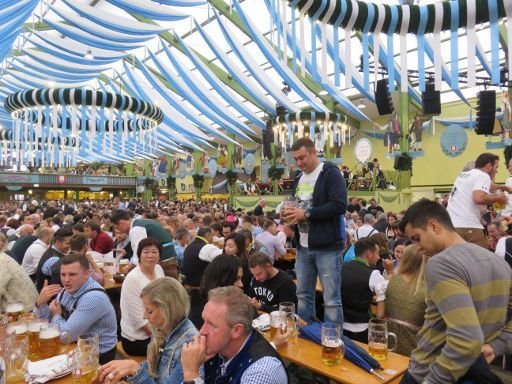 München, Deutschland, Oktoberfest 2016, Spatenbräu Festhalle Ochsenbraterei Stimmung am frühen Abend