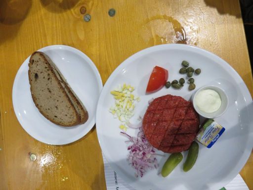 München, Deutschland, Oktoberfest 2016, Spatenbräu Festhalle Ochsenbraterei Rindertatar