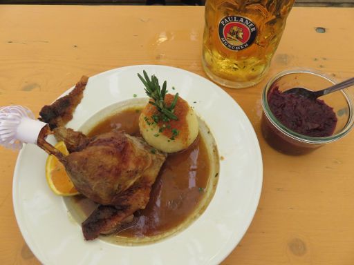 München, Deutschland, Oktoberfest 2017, Paulaner Festzelt Winzerer Fähndl Mittagstisch Ente
