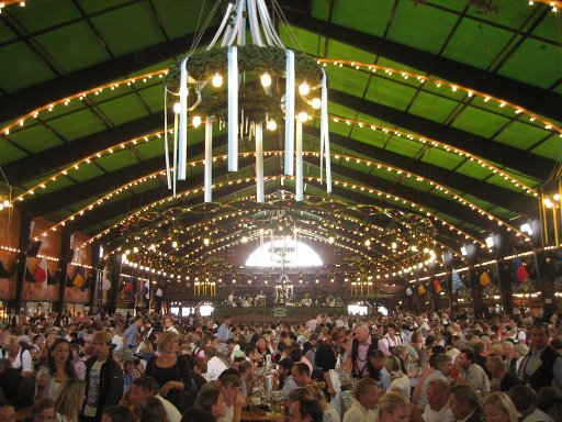 München, Deutschland, Oktoberfest Festzelte 2011, Augustiner Bräu Festhalle