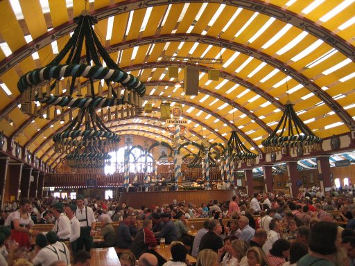 München, Deutschland, Oktoberfest Festzelte 2011, Löwenbräu Festhalle