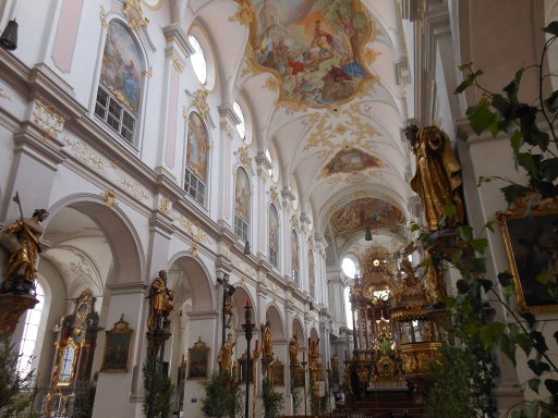 Weis(s)er Stadtvogel, München, Deutschland, Minga – Boarisch gredt, Sankt Peter Kirche