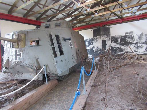 Deutsches Panzermuseum Munster, Deutschland, Nachbau Sturmpanzerwagen A7V