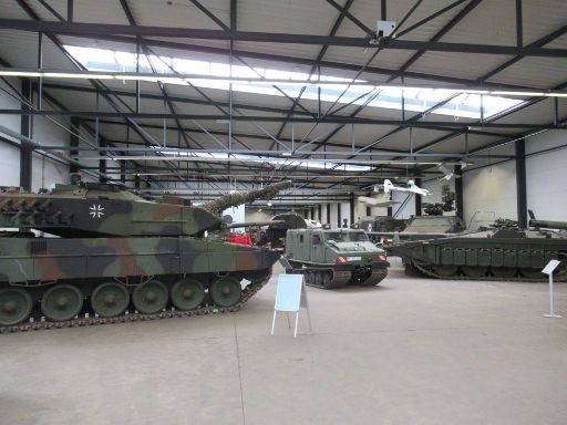 Deutsches Panzermuseum Munster, Deutschland, Halle 2 gepanzerte Kampftruppen nach 1945