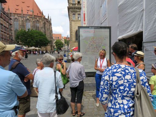 Altstadtführung, Nürnberg, Deutschland, Halt an der Stadtkarte