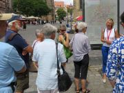 Altstadtführung, Nürnberg, Deutschland, Halt an der Stadtkarte