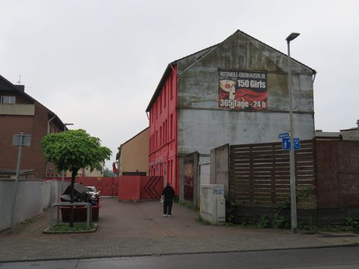 Oberhausen, Deutschland, Rote Meile Flaßhofstraße Eingang am Tage