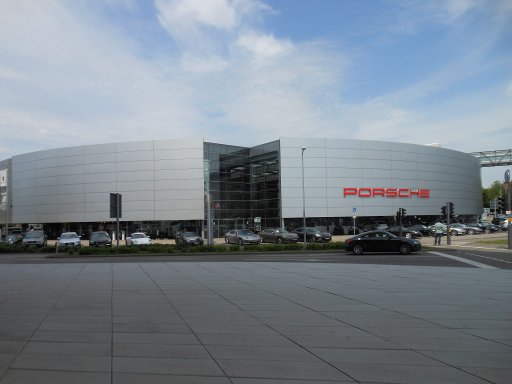 Porsche® Museum und Werkbesichtigung Stuttgart Zuffenhausen, Porsche® Händler