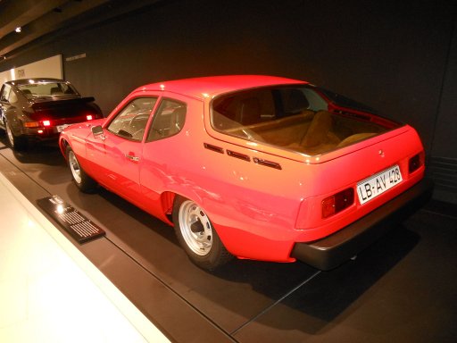 Porsche® Museum und Werkbesichtigung Stuttgart Zuffenhausen, 924 erste Baustufe