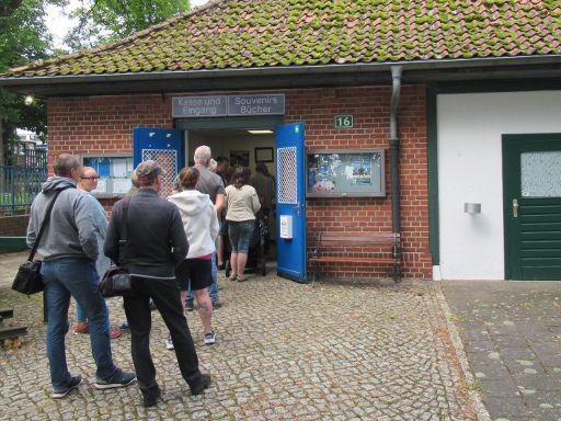 Hannoversches Straßenbahn-Museum, Sehnde Wehmingen, Deutschland, Warteschlange vor der Kasse