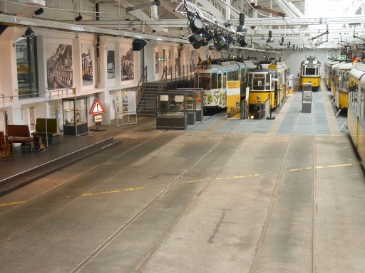 Straßenbahnwelt Stuttgart, Blick in die Ausstellungshalle