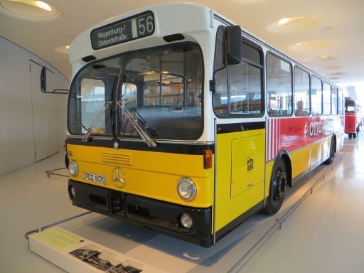 Stuttgart, Deutschland, Mercedes–Benz Museum, Mercedes–Benz O 305 Standard Linienomnibus