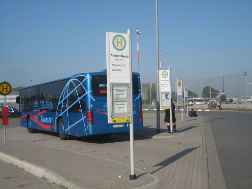 Weeze, Deutschland, Flughafen NRN, Bus Terminal