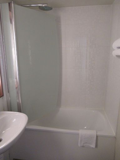 Campanile Toulouse Nord, L’Union, Frankreich, Bad mit Duschkabine / kleine Badewanne