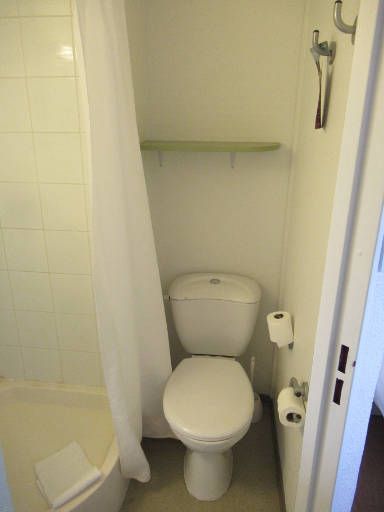 ibis budget Strasbourg Palais des Congrès, Straßburg, Frankreich, Bad mit Dusche und WC