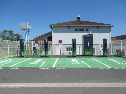 Kyriad Direct Clermont Ferrand Nord, Gerzat, Frankreich, e-Totem Smart Charing, 84 Chemin de Donnavignat  beim Fasthôtel