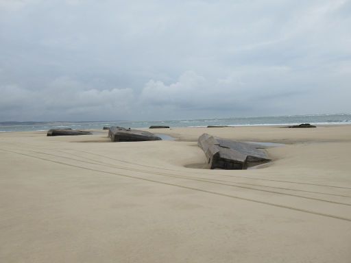 ehemalige Heeresküstenbatterie, Cap Ferret, Frankreich, versunkene Bunker am Strand