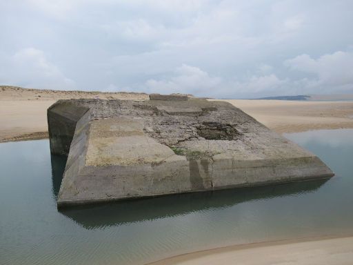 ehemalige Heeresküstenbatterie, Cap Ferret, Frankreich, beschädigte Bunkerdecke