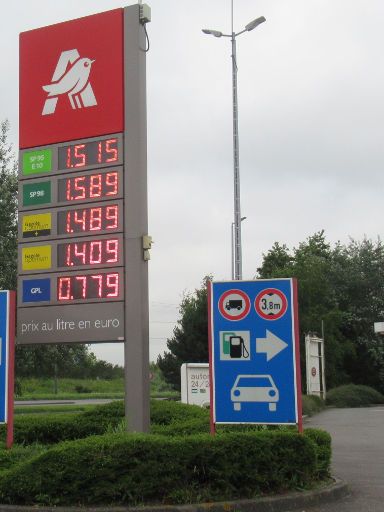 LPG, GPL, Autogas Tankstellen, Frankreich, Auchan Tankstelle in 59760 Grande-Synthe im Juli 2021