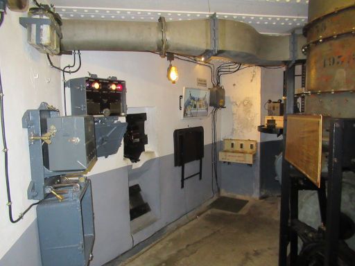 Kasematte Esch, Hatten, Frankreich, Technik Bel&uuml;ftungsanlagen und Filter