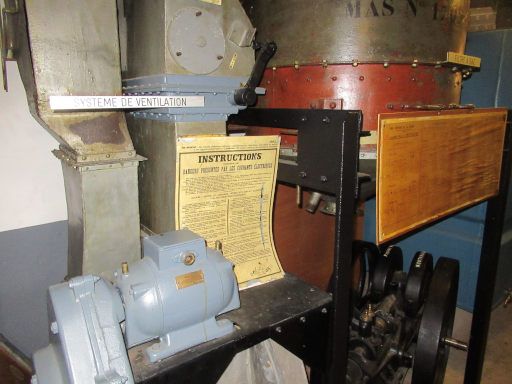 Kasematte Esch, Hatten, Frankreich, Technik Bel&uuml;ftungsanlagen und Filter