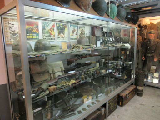 Kasematte Esch, Hatten, Frankreich, US Army Ausr&uuml;stung und Waffen