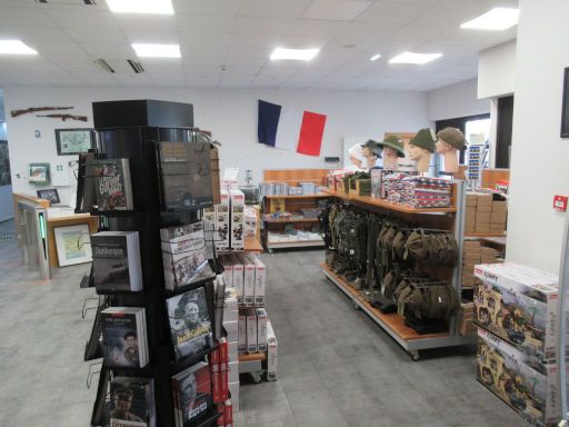 MM Park Milit&auml;r Museum, La Wantzenau, Frankreich, Ladengesch&auml;ft mit B&uuml;chern, Modellen, Spielzeug, Ausr&uuml;stungen