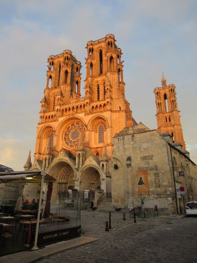 Laon, Frankreich, Kathedrale Notre Dame de Laon und Touristeninformation