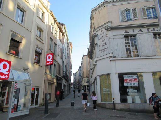 Limoges, Frankreich, Fußgängerzone mit leeren Ladengeschäften