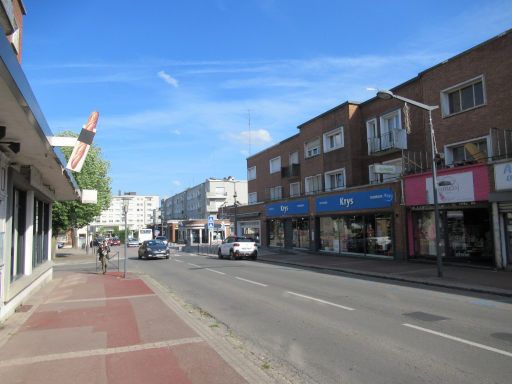 Maubeuge, Frankreich, Hauptstraße im Ort
