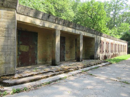 Führerhauptquartier Wolfsschlucht 2, Neuville-sur-Margival, Frankreich, Bunker 1 Adolf Hitler Eingang mit Stufen und Säulen