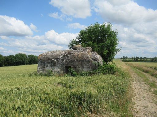 Führerhauptquartier Wolfsschlucht 2, Neuville-sur-Margival, Frankreich, Bunker auf einem Feld