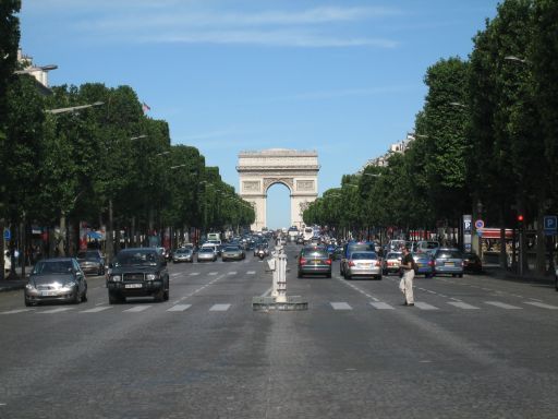Avenue des Champs Élysées, Paris, Frankreich, Blick auf den Triumphbogen