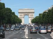 Avenue des Champs Élysées, Paris, Frankreich, Blick auf den Triumphbogen