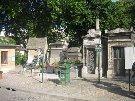 Friedhof Père Lachaise, Paris, Frankreich, Gräber Avenue Principale 1. Division