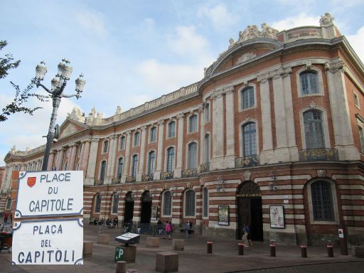 Toulouse, Frankreich, Place du Capitole mit Théâtre du Capitole und aktuelles Rathaus