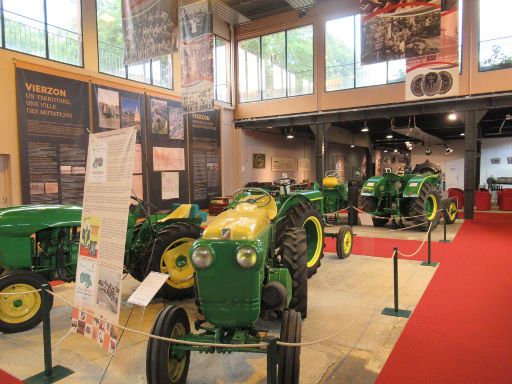 Vierzon, Frankreich, Stadtmuseum, Traktoren der Société Française