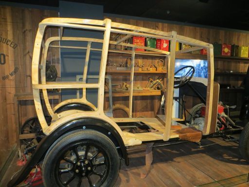 Coventry Transport Museum, Coventry, Großbritannien, Karosseriebau mit Holz